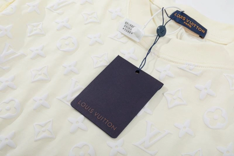 FreshLook Louis Vuitton T-Shirts 138201