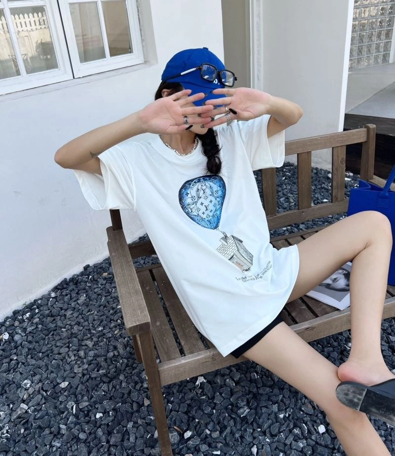 Contemporary Louis Vuitton T-Shirts 138177