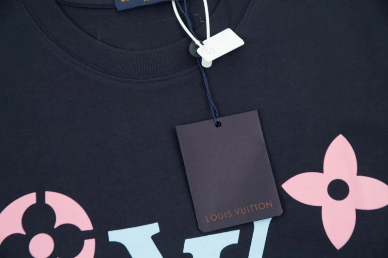 SmoothTexture Louis Vuitton T-Shirts 138199