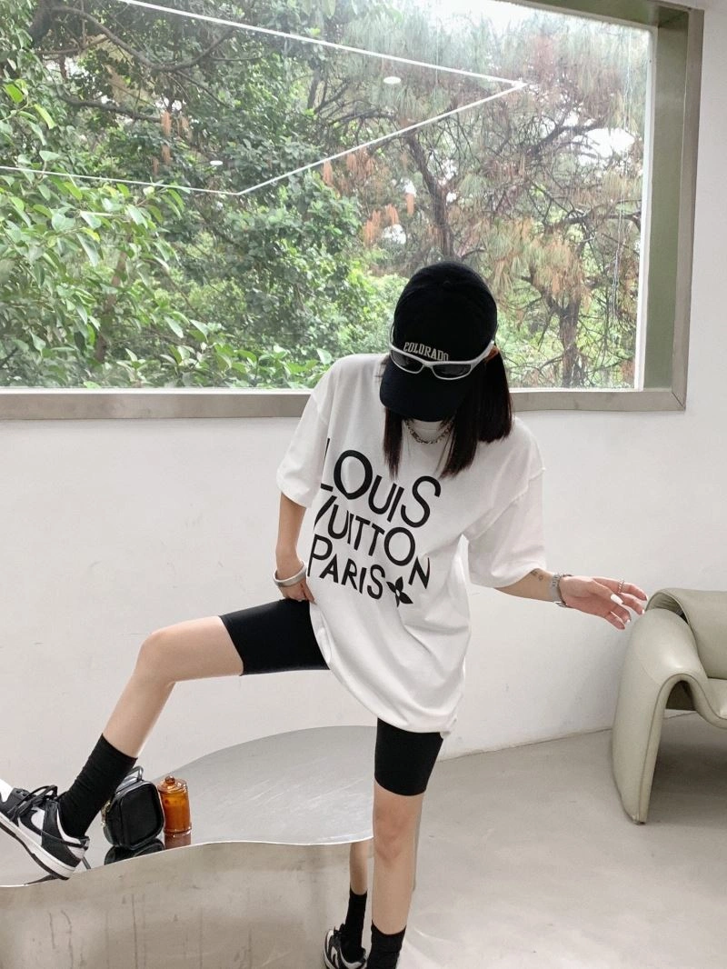 Bright Louis Vuitton T-Shirts 138195