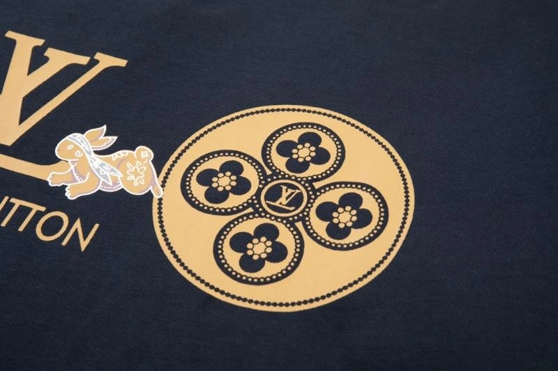 Bold Louis Vuitton T-Shirts 138182