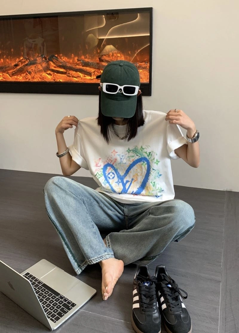 Cozy Louis Vuitton T-Shirts 138178