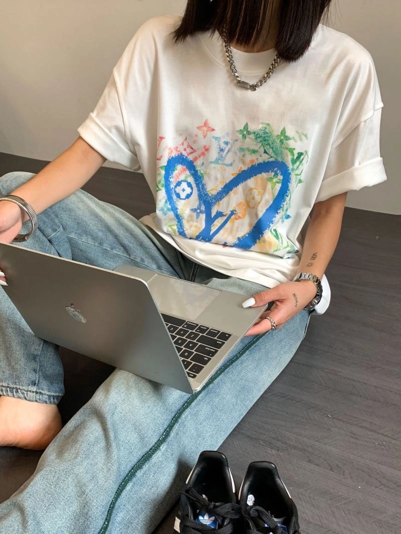 Cozy Louis Vuitton T-Shirts 138178