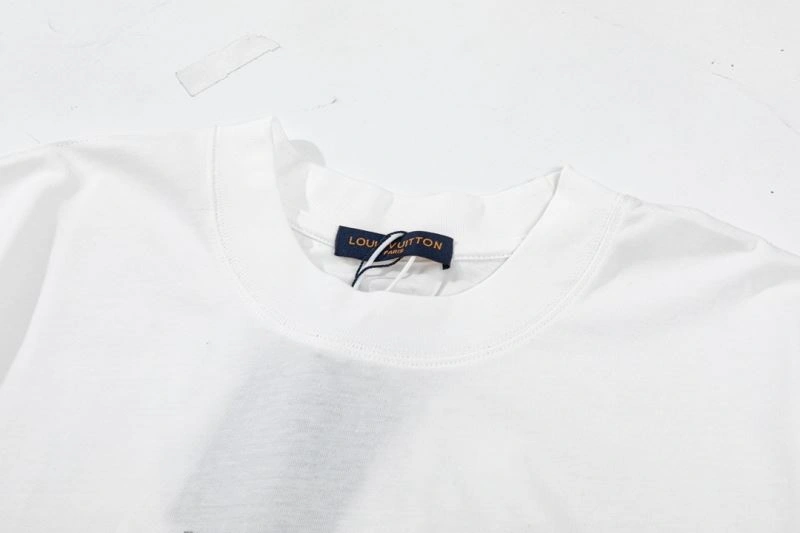 Louis Vuitton T-Shirts Lightweight 138184