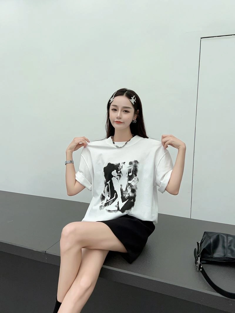 Louis Vuitton T-Shirts Lightweight 138184