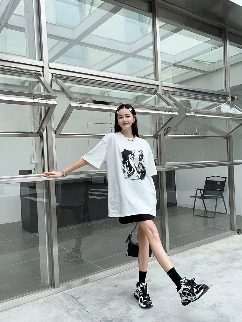 Louis Vuitton T-Shirts Lightweight 138184