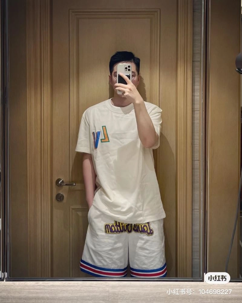 Louis Vuitton T-Shirts Vibrant 138165