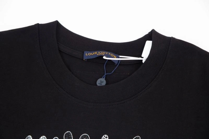 Louis Vuitton T-Shirts Chic 138173