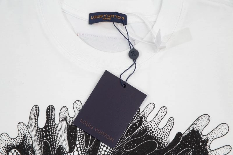 Louis Vuitton T-Shirts Neat 138164