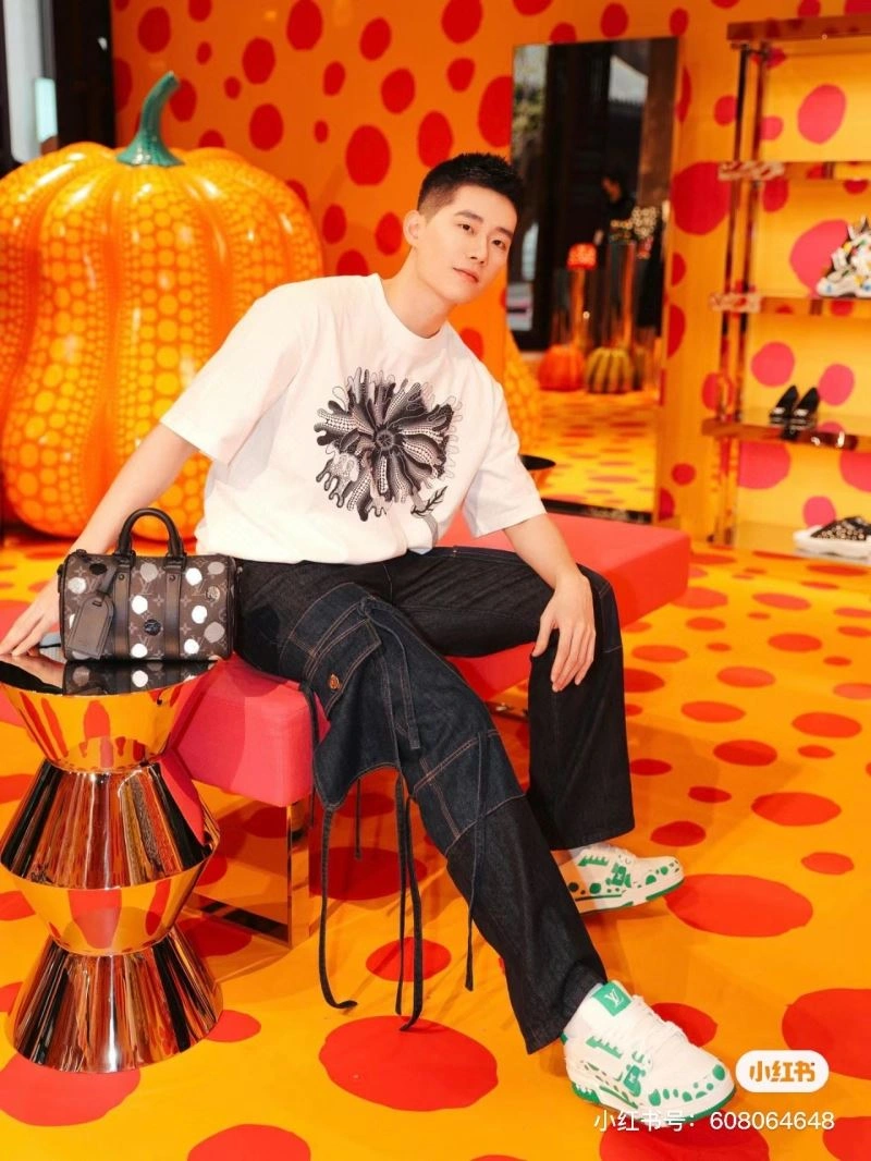 Louis Vuitton T-Shirts Neat 138164