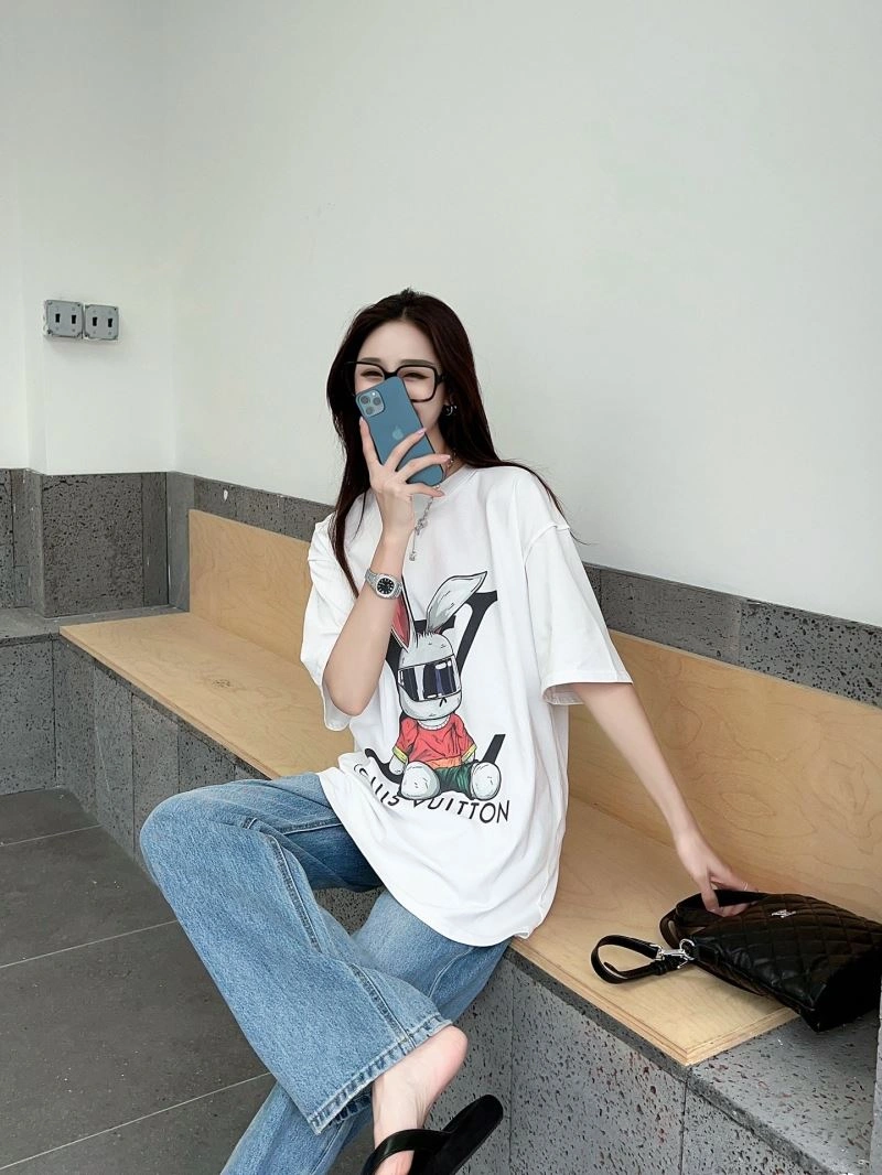 Modern Louis Vuitton T-Shirts 138145