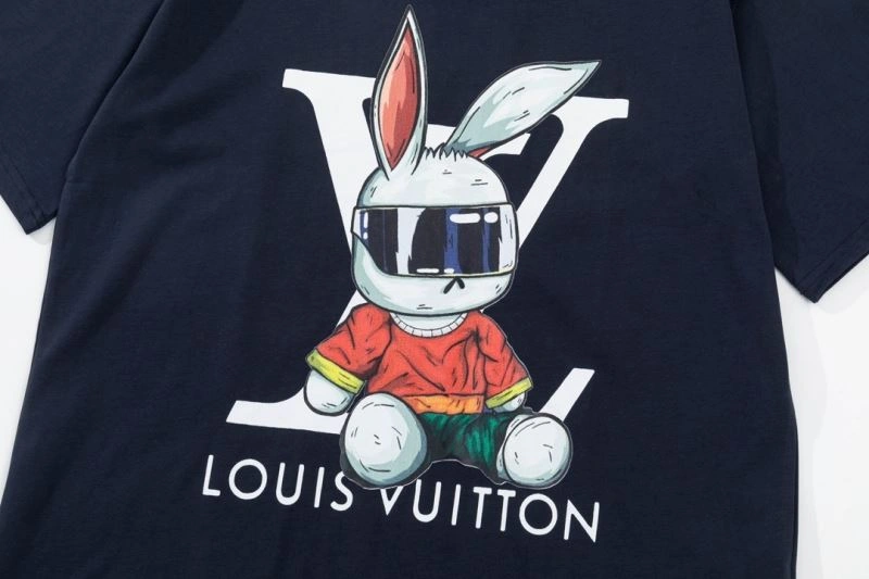 Louis Vuitton T-Shirts Sleek 138157