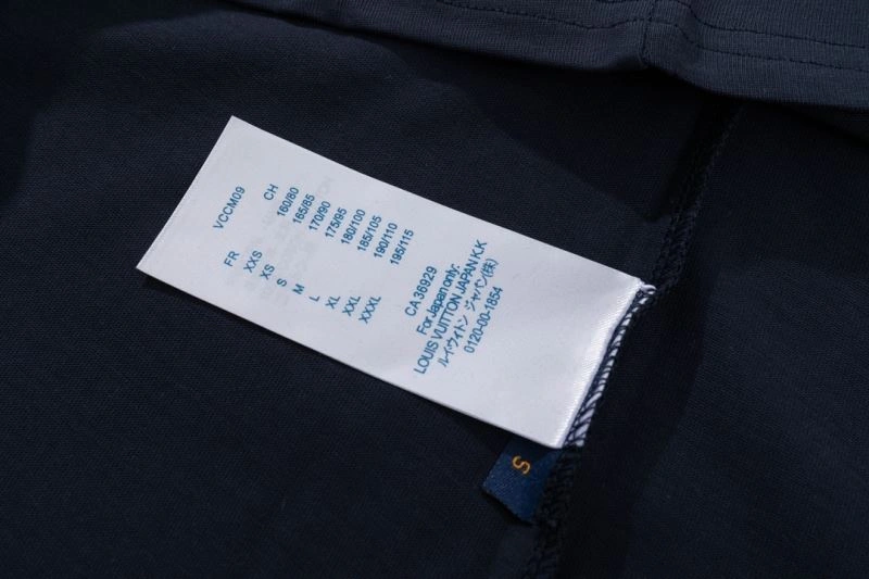 Louis Vuitton T-Shirts Sleek 138157