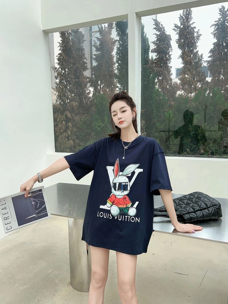 Louis Vuitton T-Shirts Sleek 138157