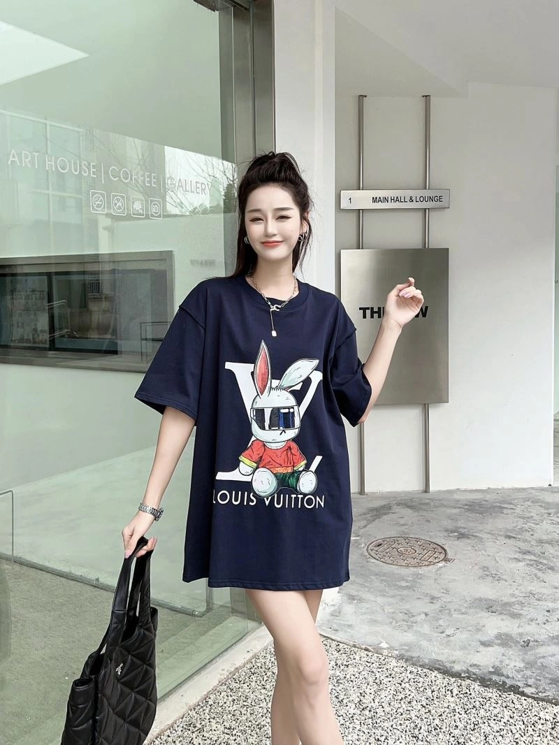 Louis Vuitton T-Shirts Sleek 138157