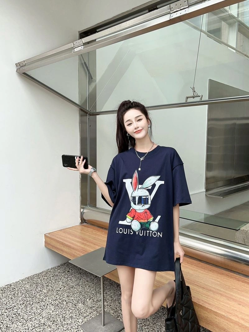 Louis Vuitton T-Shirts Sleek 138157