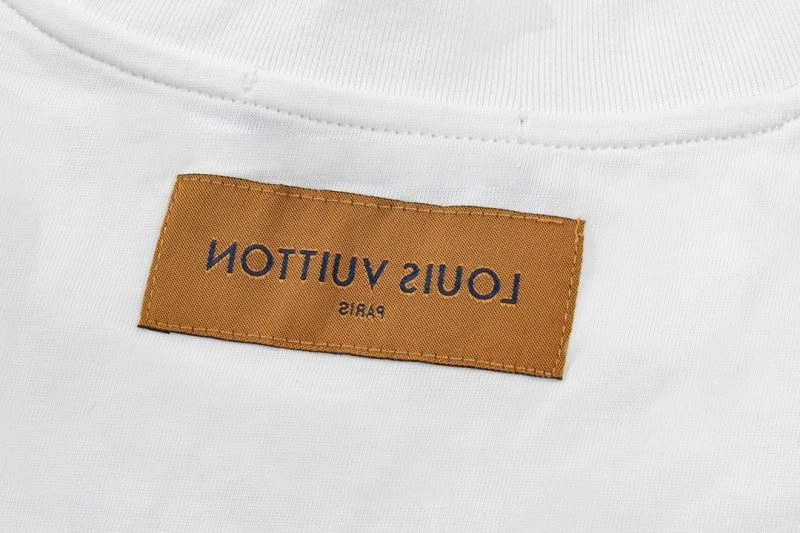Louis Vuitton T-Shirts Cozy 138159