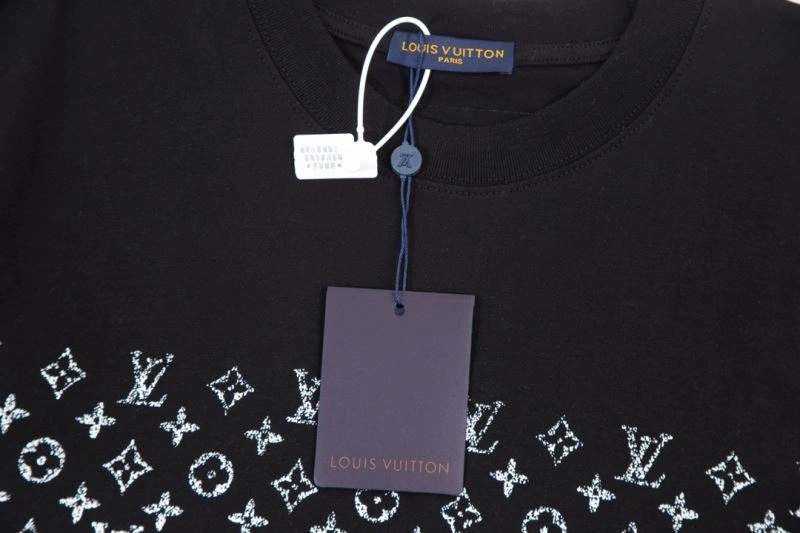 WellDesigned Louis Vuitton T-Shirts 138143