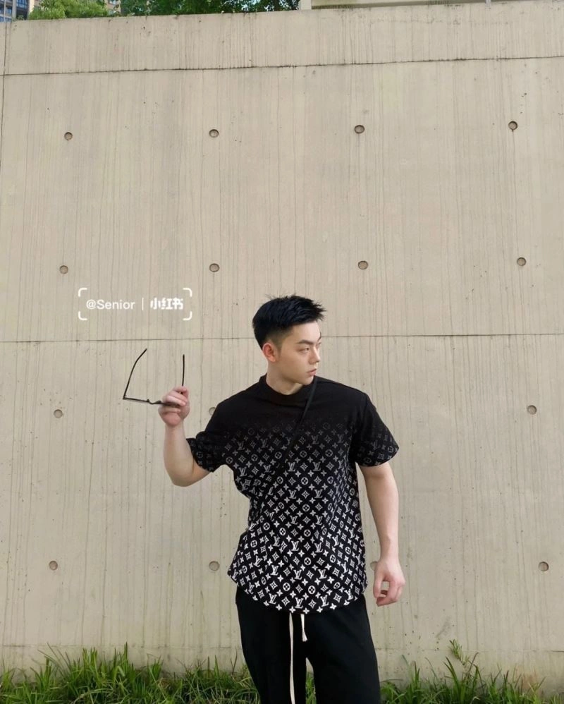 WellDesigned Louis Vuitton T-Shirts 138143
