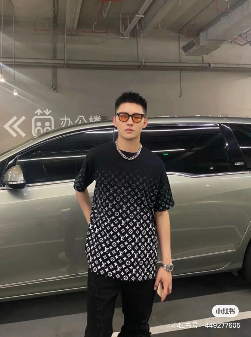 WellDesigned Louis Vuitton T-Shirts 138143