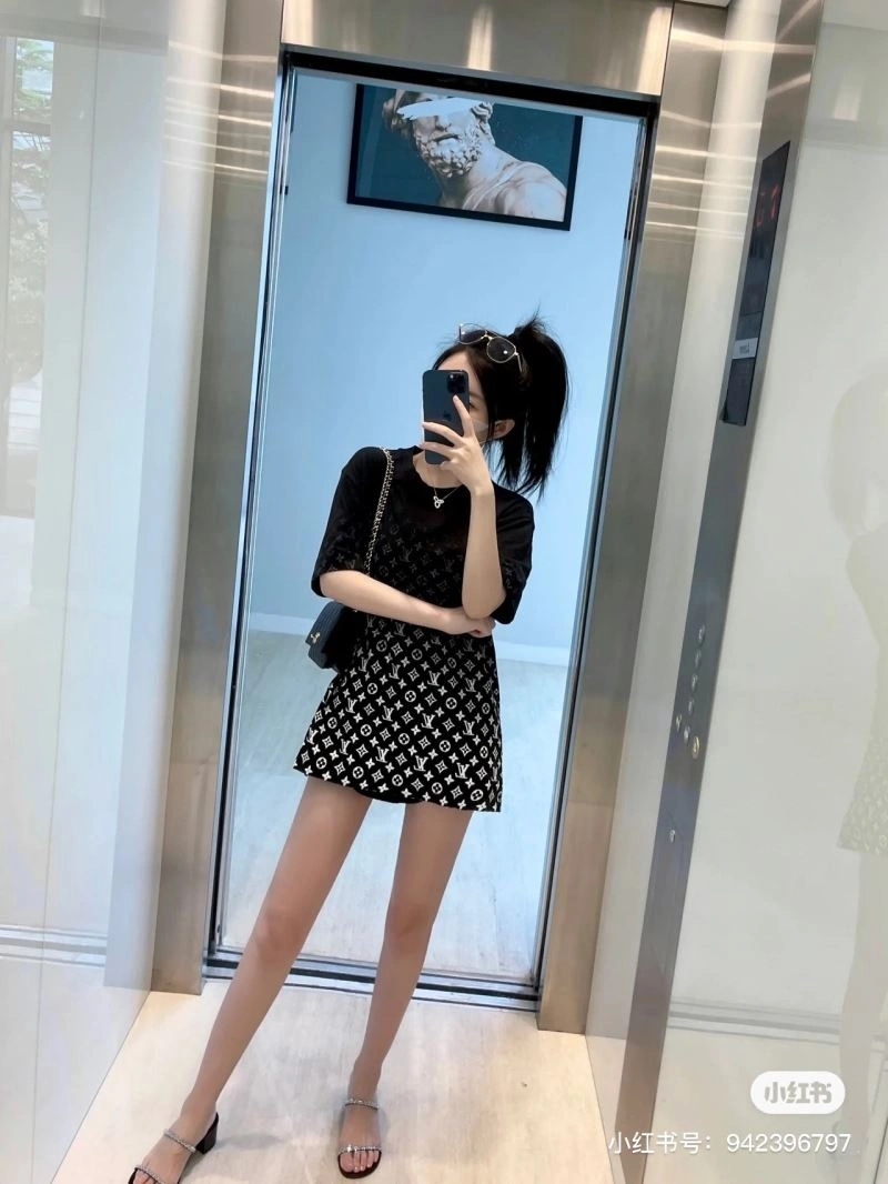 WellDesigned Louis Vuitton T-Shirts 138143