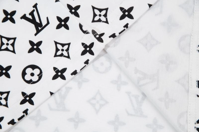 Effortless Louis Vuitton T-Shirts 138130