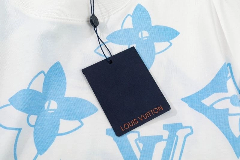 ComfortFit Louis Vuitton T-Shirts 138138