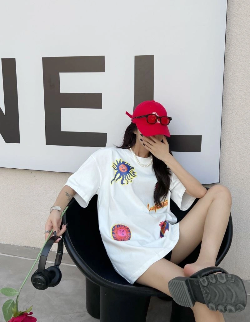ModernLook Louis Vuitton T-Shirts 138137