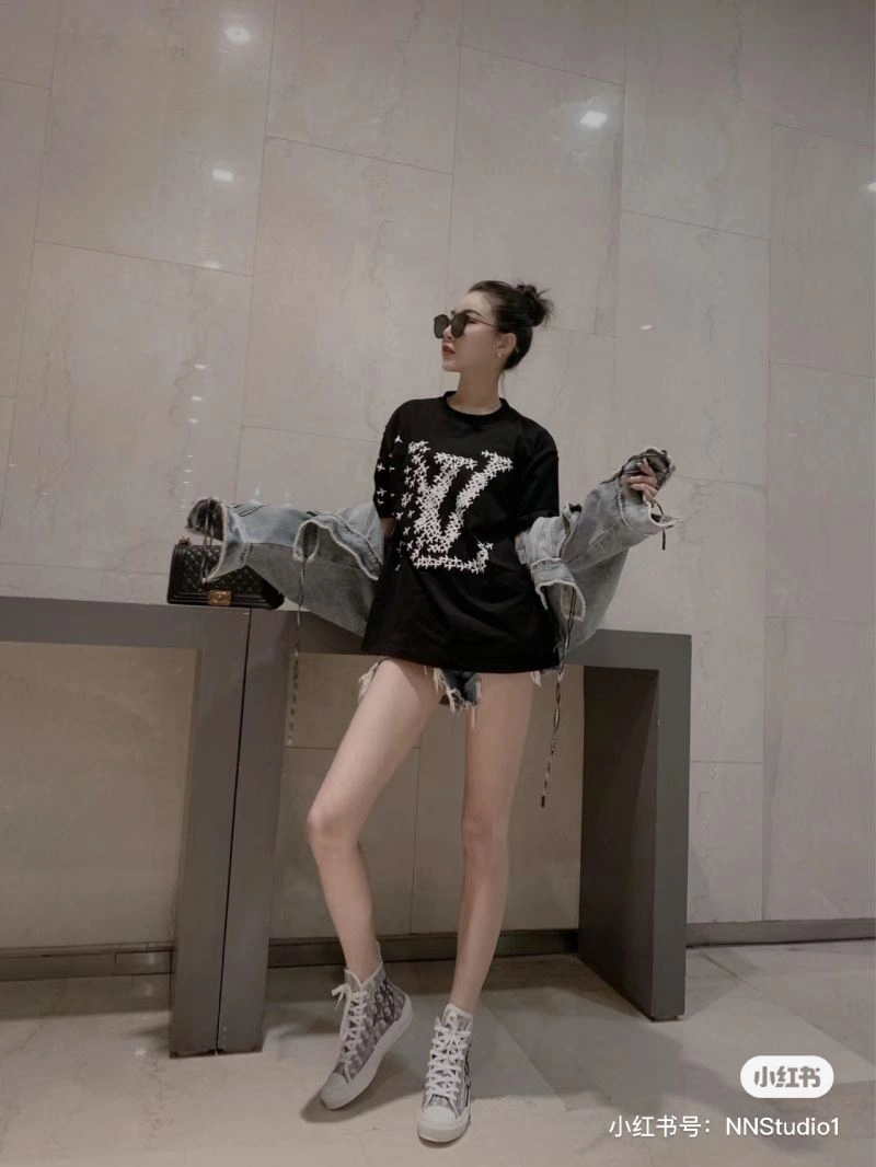 RelaxedFit Louis Vuitton T-Shirts 138133