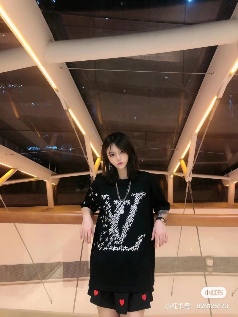 RelaxedFit Louis Vuitton T-Shirts 138133
