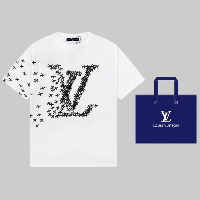 Functional Louis Vuitton T-Shirts 138144