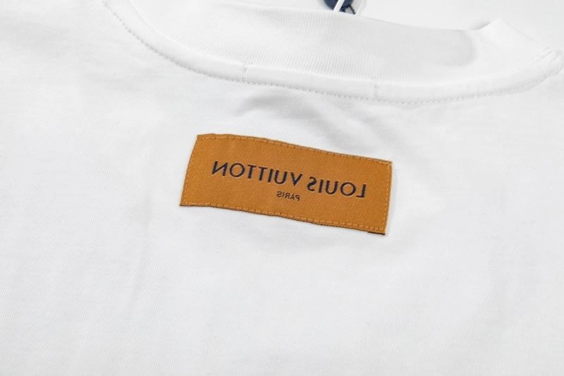 Functional Louis Vuitton T-Shirts 138144