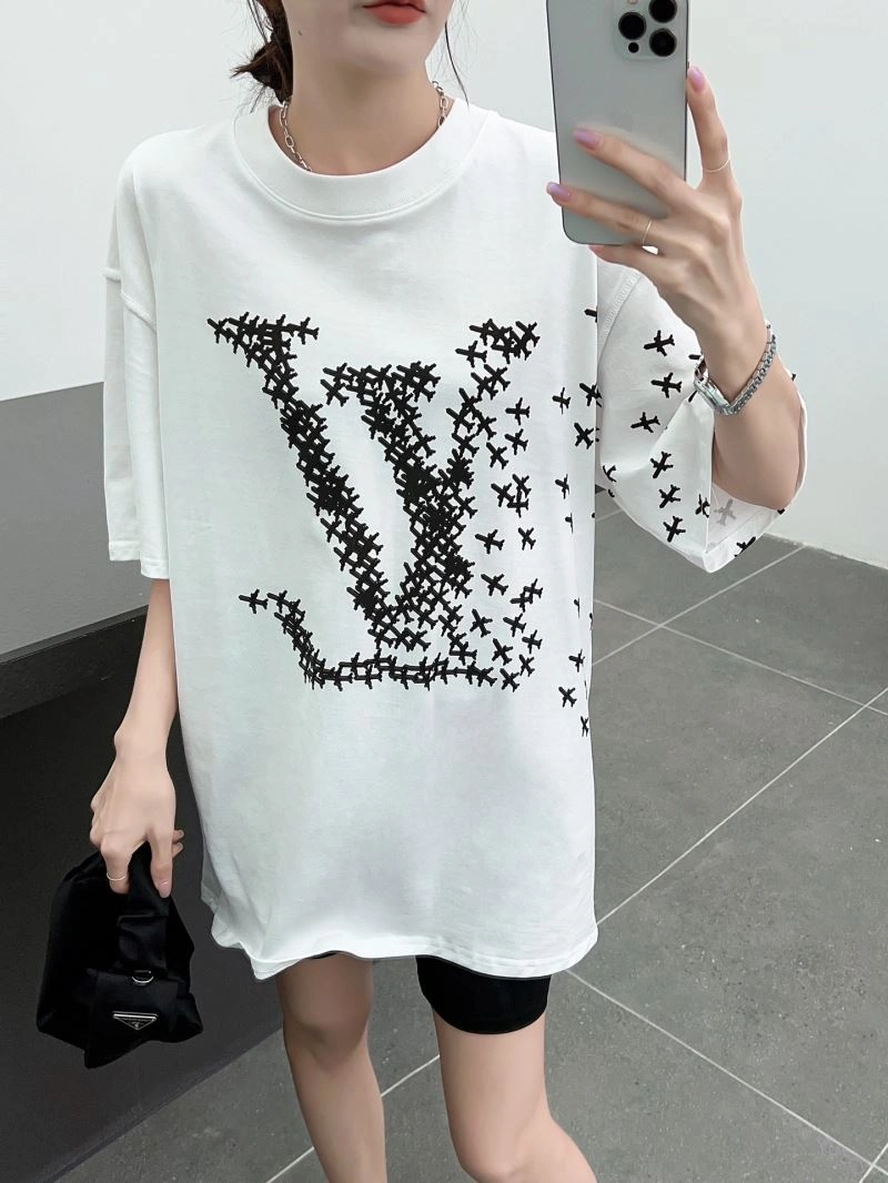Functional Louis Vuitton T-Shirts 138144