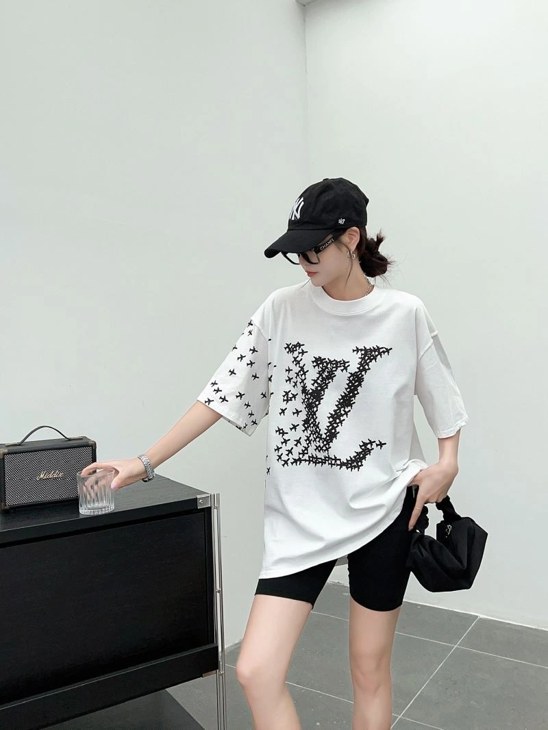 Functional Louis Vuitton T-Shirts 138144