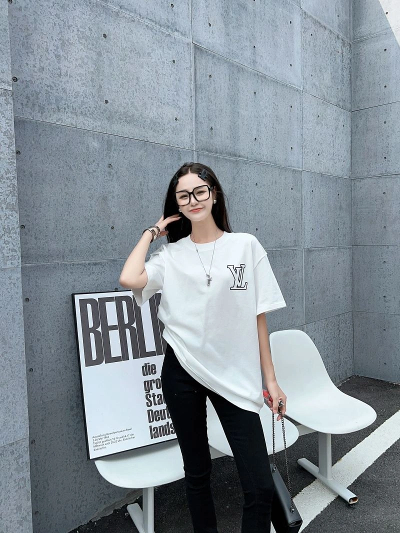 Seasonal Louis Vuitton T-Shirts 138149