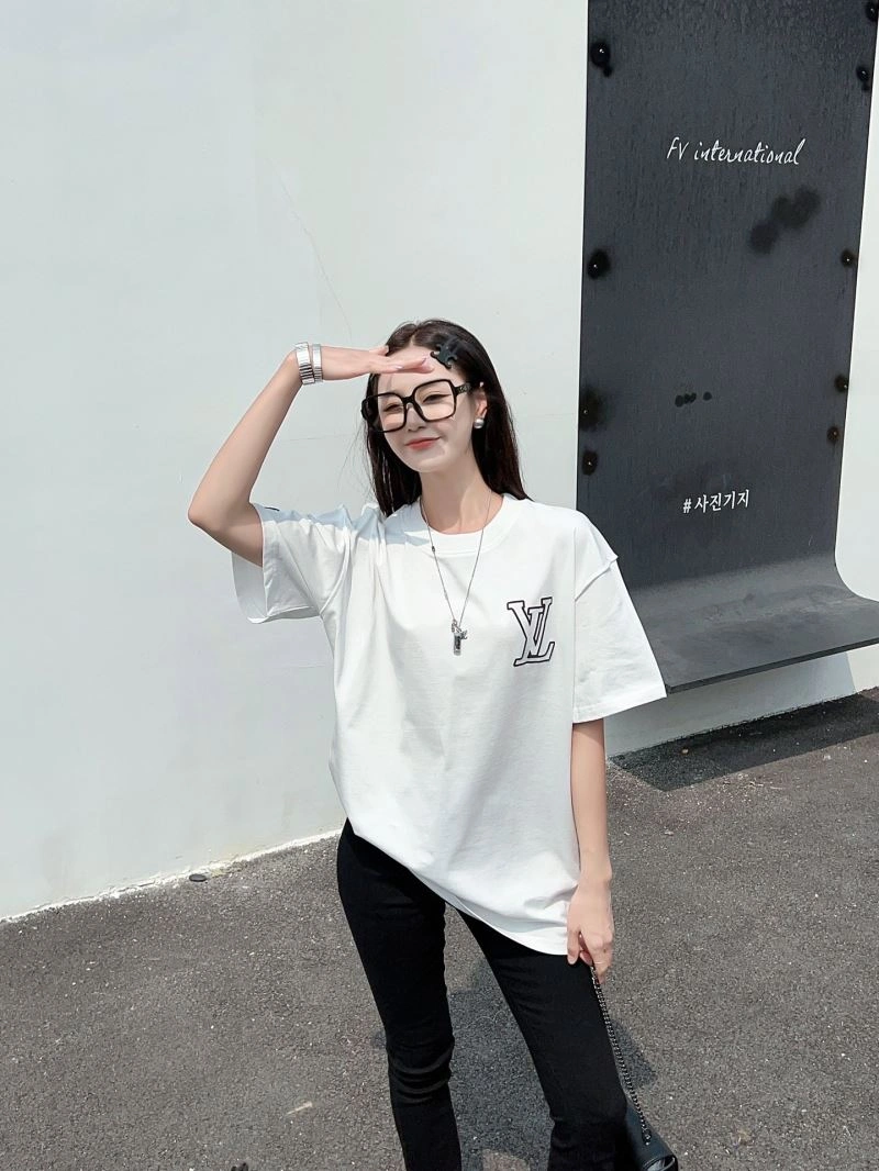Seasonal Louis Vuitton T-Shirts 138149