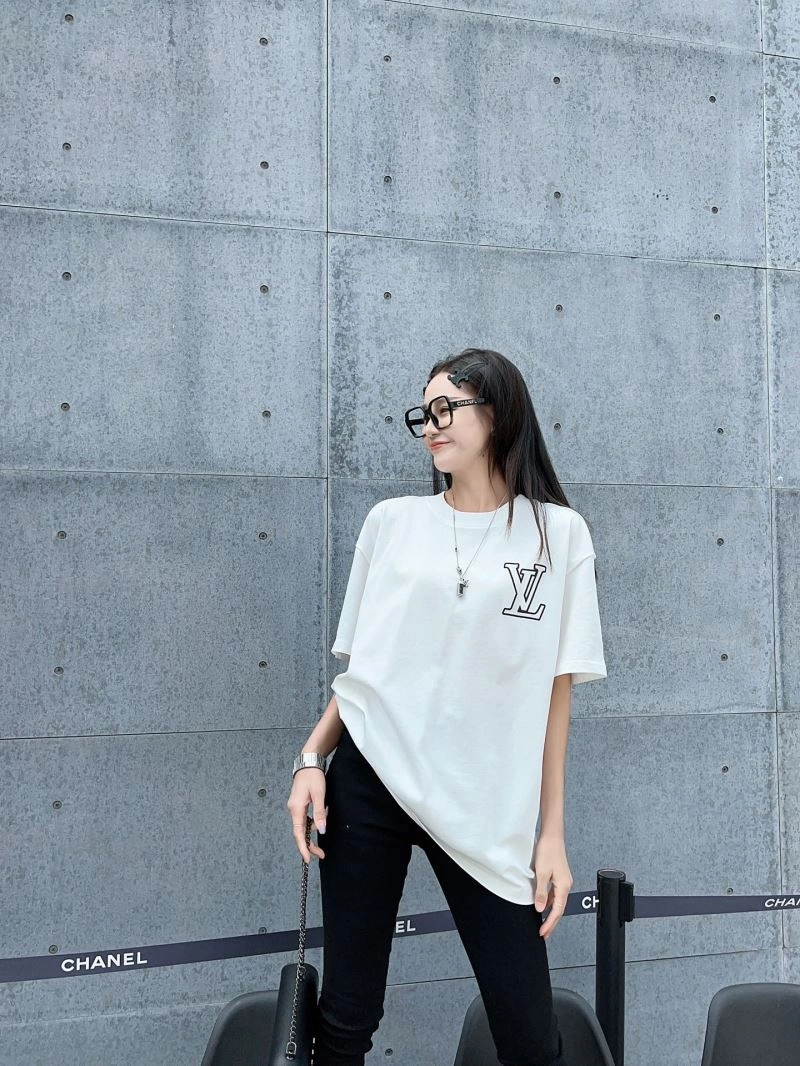 Seasonal Louis Vuitton T-Shirts 138149