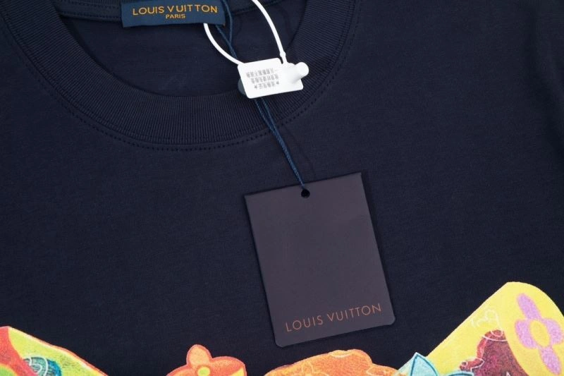 UrbanChic Louis Vuitton T-Shirts 138131