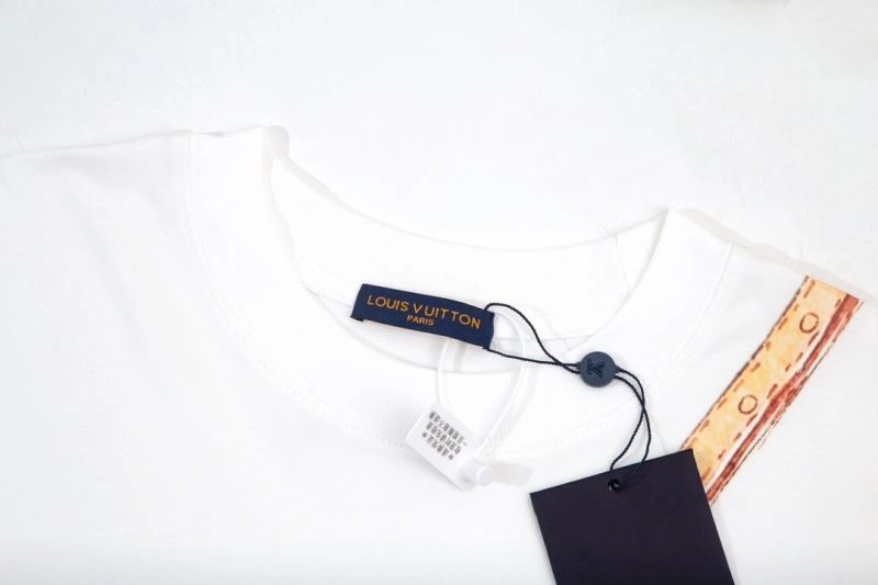 Louis Vuitton T-Shirts Casual 138125
