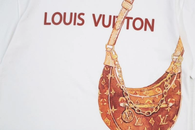Louis Vuitton T-Shirts Casual 138125