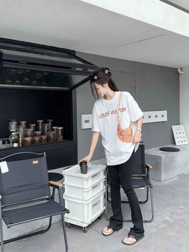 Louis Vuitton T-Shirts Casual 138125