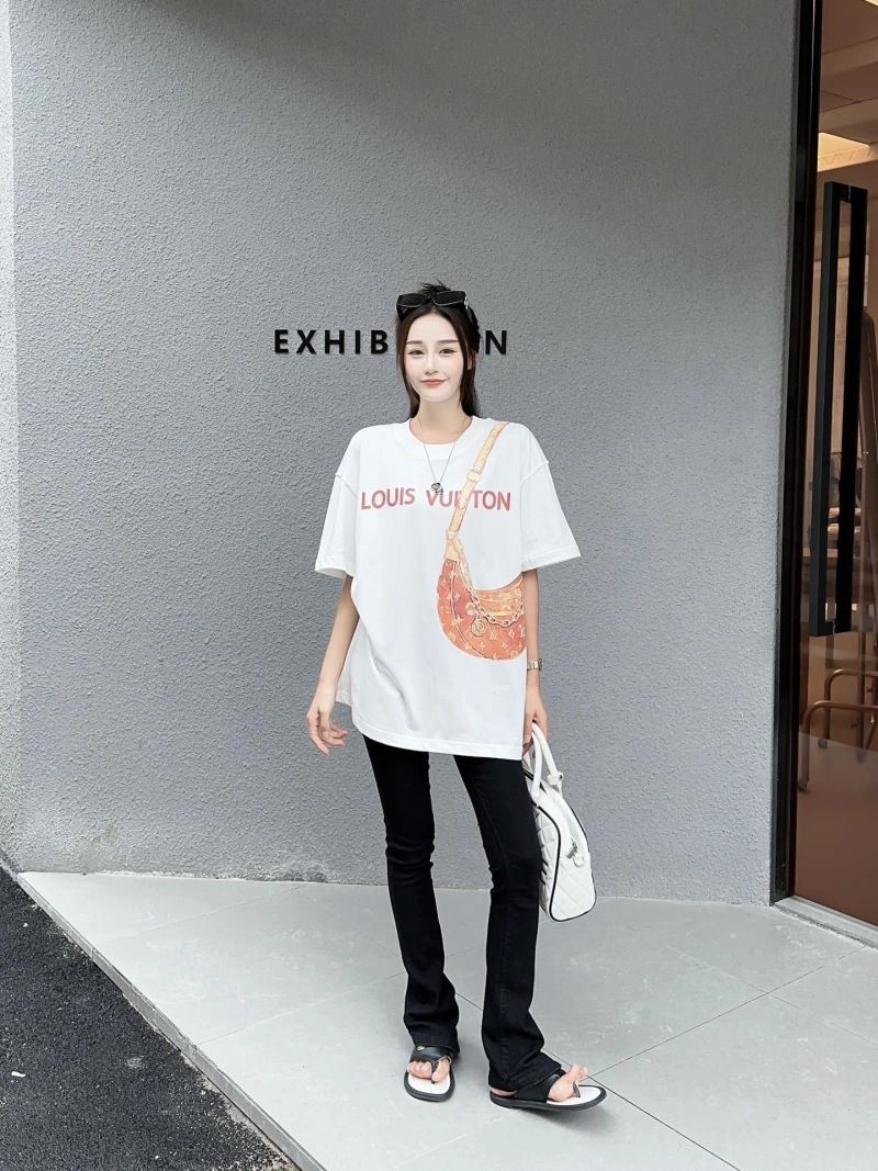 Louis Vuitton T-Shirts Casual 138125