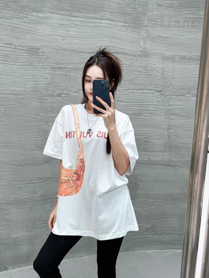 Louis Vuitton T-Shirts Casual 138125