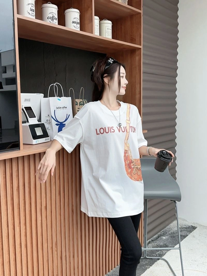 Louis Vuitton T-Shirts Casual 138125