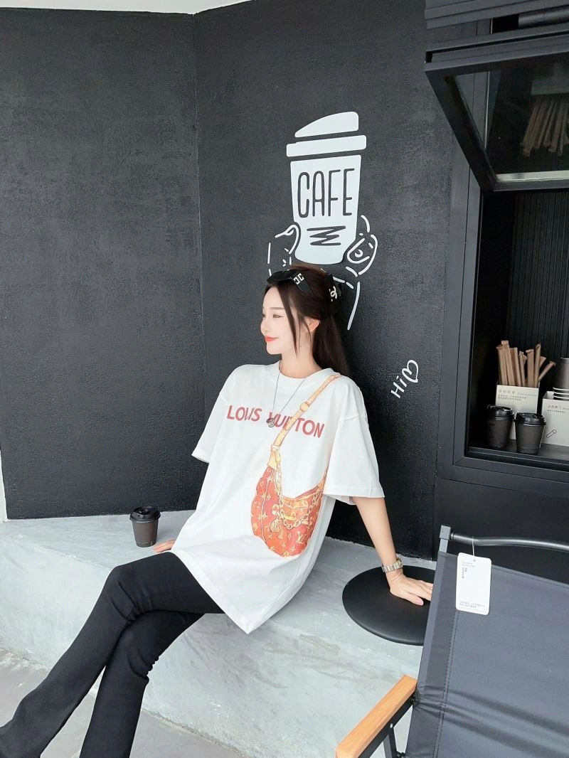 Louis Vuitton T-Shirts Casual 138125