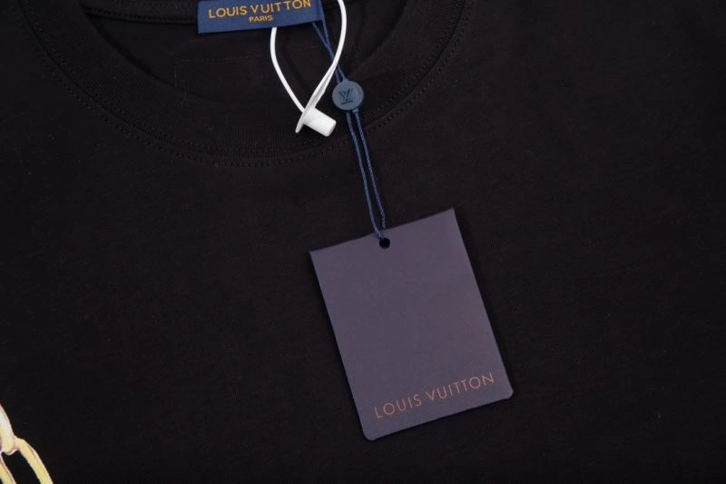 Louis Vuitton T-Shirts Cozy 138120