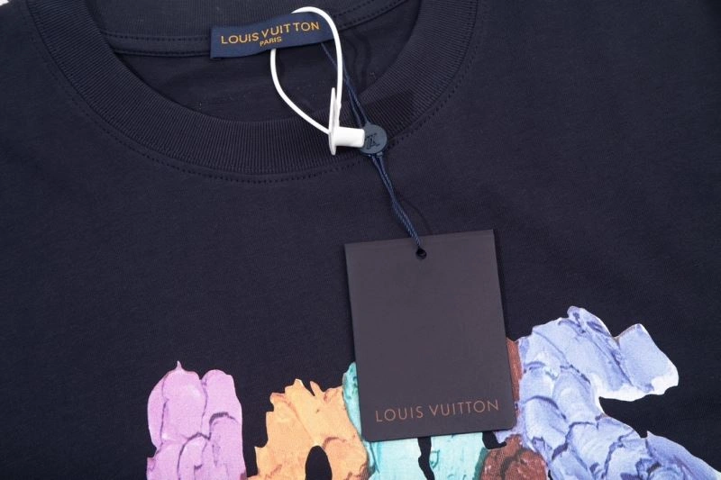 Louis Vuitton T-Shirts Vibrant 138202
