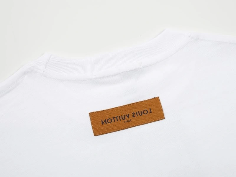 Louis Vuitton T-Shirts UrbanChic 138103