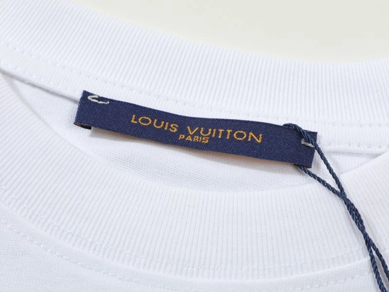 Affordable Louis Vuitton T-Shirts 138105