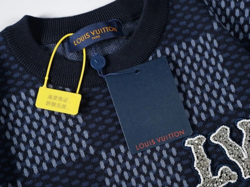 Louis Vuitton T-Shirts Versatile 138100